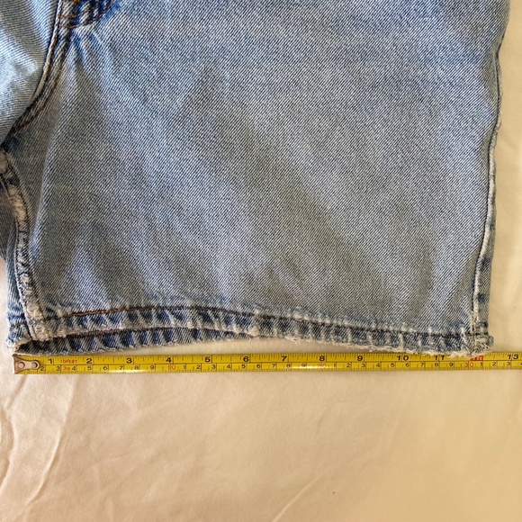Women's Vintage Levi Jean Shorts Size 14 - Picture 4 of 12